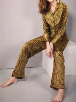 Lounge-Wear|Seidenpyjama^Eva B. Bitzer 100% Seide Pyjama SERPENTE cognac von Schlangenmuster in Naturtönen cognac mit dunkelbraun