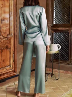 Lounge-Wear|Seidenpyjama^Marjolaine 100% Seide Pyjama SOIE FANTAISIE aus Satin von nebelgrau oder schiefergrau