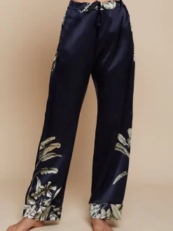 Lounge-Wear|Seidenpyjama^Radice 100% Seide Schlafanzug Elisabetha in ELEPHANT GARDEN nachtblau von nachtblau mit creme-weiß