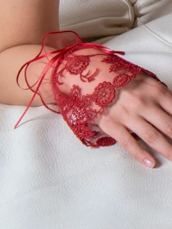 Handschuhe^Ambra Arm-Stulpen BOUQUET DE FLEURS von in schwarz oder rot