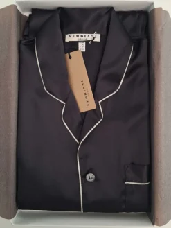 Luxus Schlafanzüge|Seidenschlafanzüge^Verdiani Herren Schlafanzug 100% Seide PURA SETA mit Biese Man dunkelblau oder schwarz mit weißer Biese