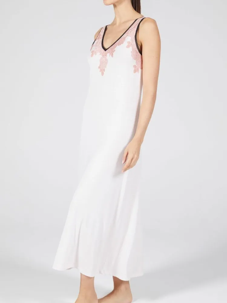Edle Nachthemden|Alle Negligés^Verdiani LAST PIECE Modal Neglige mit Spitze lang ANGEL zart-rosé Größe 42 von zartrose mit rosa Spitze und schwarzem Tüll