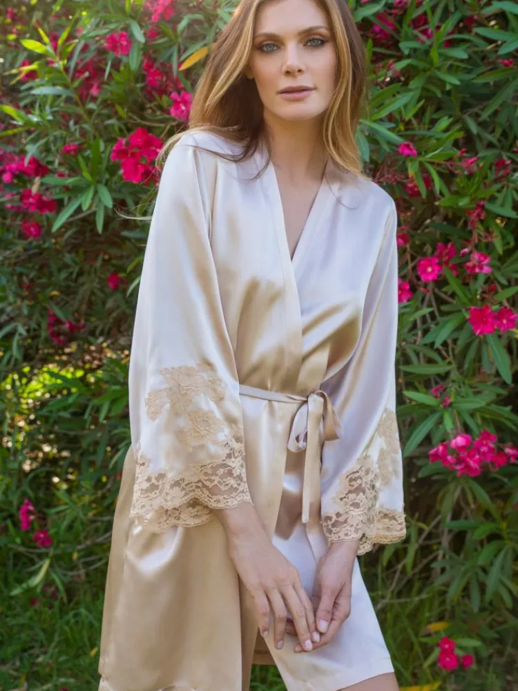 Morgenmantel Kurz|Morgenmantel Mit Spitze^Marjolaine LAST PIECE Morgenmantel kurz Seide MARJOLIE No. 10 von sand Größe 40 sand beige mit Spitze