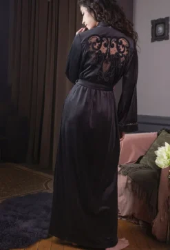 Lounge-Wear|Hausmantel (Warm)^Marjolaine LAST PIECE Samt Morgenmantel NOOR schwarz geblümt mit Seide von Größe DE40 schwarz mit geblümten Details