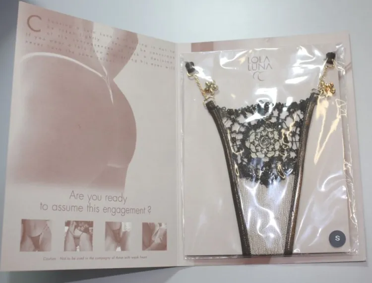 Alle Strings^Lola Luna String VARNA CLOSED gold-schoko schoko mit gold und citrin-gelben Strass- Kristallen