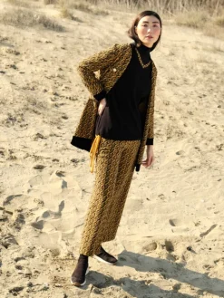 Freizeit- & Reisekleidung|Lounge-Wear^Chiara Fiorini Lounge Set ZAFFERANO mit Velourhose schwarz-gelb von safrangelb mit schwarz kombiniert