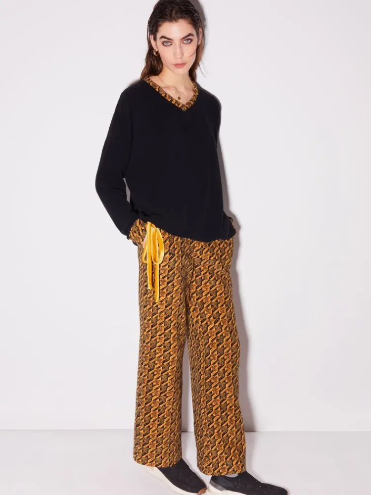 Freizeit- & Reisekleidung|Lounge-Wear^Chiara Fiorini Lounge Set ZAFFERANO mit Velourhose schwarz-gelb von safrangelb mit schwarz kombiniert