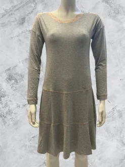 Edle Nachthemden^Paladini Modal Nachthemd ALGHERO nur noch in grau von hellgrau mit cremefarbener Spitze