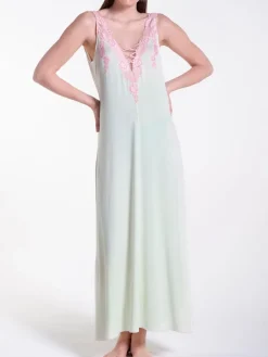 Edle Nachthemden^Verdiani Modal Neglige lang GERMOGLIO No. 2 zartgrün von zartgrün mit rosa Spitze