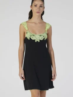 Edle Nachthemden|Alle Negligés^Verdiani Modal Neglige mit Spitze kurz schwarz-apfelgrün von schwarz mit grüner Spitze