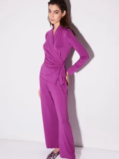 Lounge-Wear|Feine Pyjamas^Chiara Fiorini Modal Pyjama MOSTO gewickelt in beere von beerenviolett