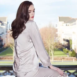 Lounge-Wear|Seidenpyjama^Shell Belle Couture Pyjama / Hausanzug APHRODISIAC Seide mit Spitze platin