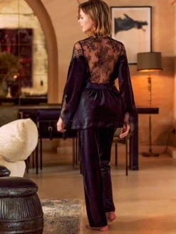Lounge-Wear^Marjolaine Samt Hausanzug SYNTHIA von in schwarz