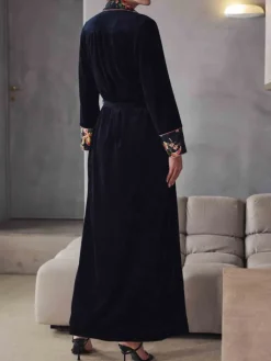 Lounge-Wear|Hausmantel (Warm)^Marjolaine Samt Morgenmantel BERNADETTE schwarz mit Seide von schwarz mit Blumenmuster