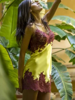 Seidenneglige|Seidennachthemd^Marjolaine Seide Combinette PEARL No. 2 gelb oder rosa von rosa oder gelb mit Spitze