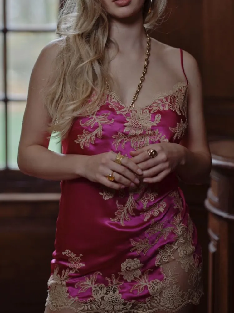 Seidenneglige|Seidennachthemd^Marjolaine Seide Mini Combinette VICTORIA in pink von pink mit goldener Spitze