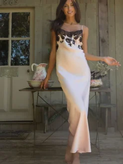 Seidenneglige|Seidennachthemd^Marjolaine Seide Nachthemd lang MARJOLIE No. 4 mit Spitze rosenquarz rosé oder blau mit Spitze