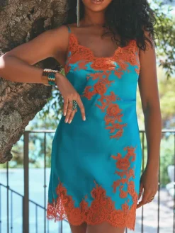 Seidenneglige|Seidennachthemd^Marjolaine Seide Negligé ARTEMIS in von türkis mit orangefarbener Spitze