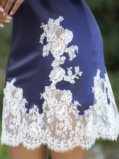 Seidenneglige|Seidennachthemd^Marjolaine Seide Negligé PEARL No. 1 von beige oder blau mit Spitze
