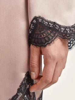 Morgenmantel Kurz|Morgenmantel Aus Satin^Aubade Seiden-Kimono TOI MON AMOUR altrosa-schwarz von altrosa mit schwarz