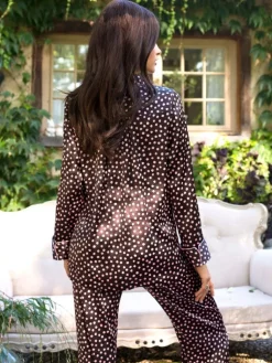 Lounge-Wear|Seidenpyjama^Marjolaine Seidenpyjama MITZI schoko-rosa von braun rosa gepunktet mit rosa biese