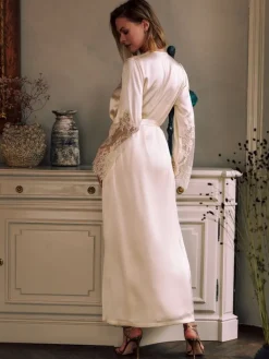 Morgenmantel Lang|Morgenmantel Mit Spitze^Marjolaine Stretchseide Morgenmantel RUBY von in creme oder weinrot