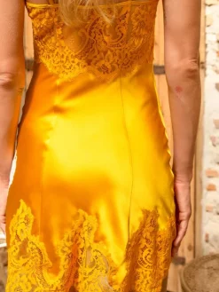 Seidennachthemd|Alle Negligés^Marjolaine Stretchseide Neglige NINA exquisit