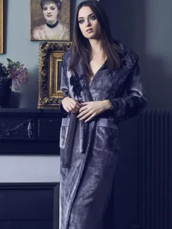 Bademantel|Lounge-Wear^Marjolaine Warmer Hausmantel FREDA lang mit Spitze