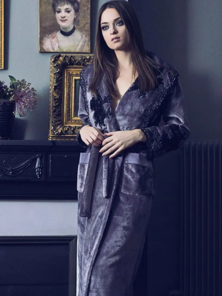 Bademantel|Lounge-Wear^Marjolaine Warmer Hausmantel FREDA lang mit Spitze