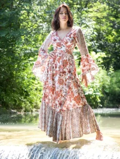 Strandkleider & Sommerkleider|Kleider^Laetitia Beachwear Wickelkleid mit Seide LUNA weiss-rot von weiss-rot mit Häkel Applikationen